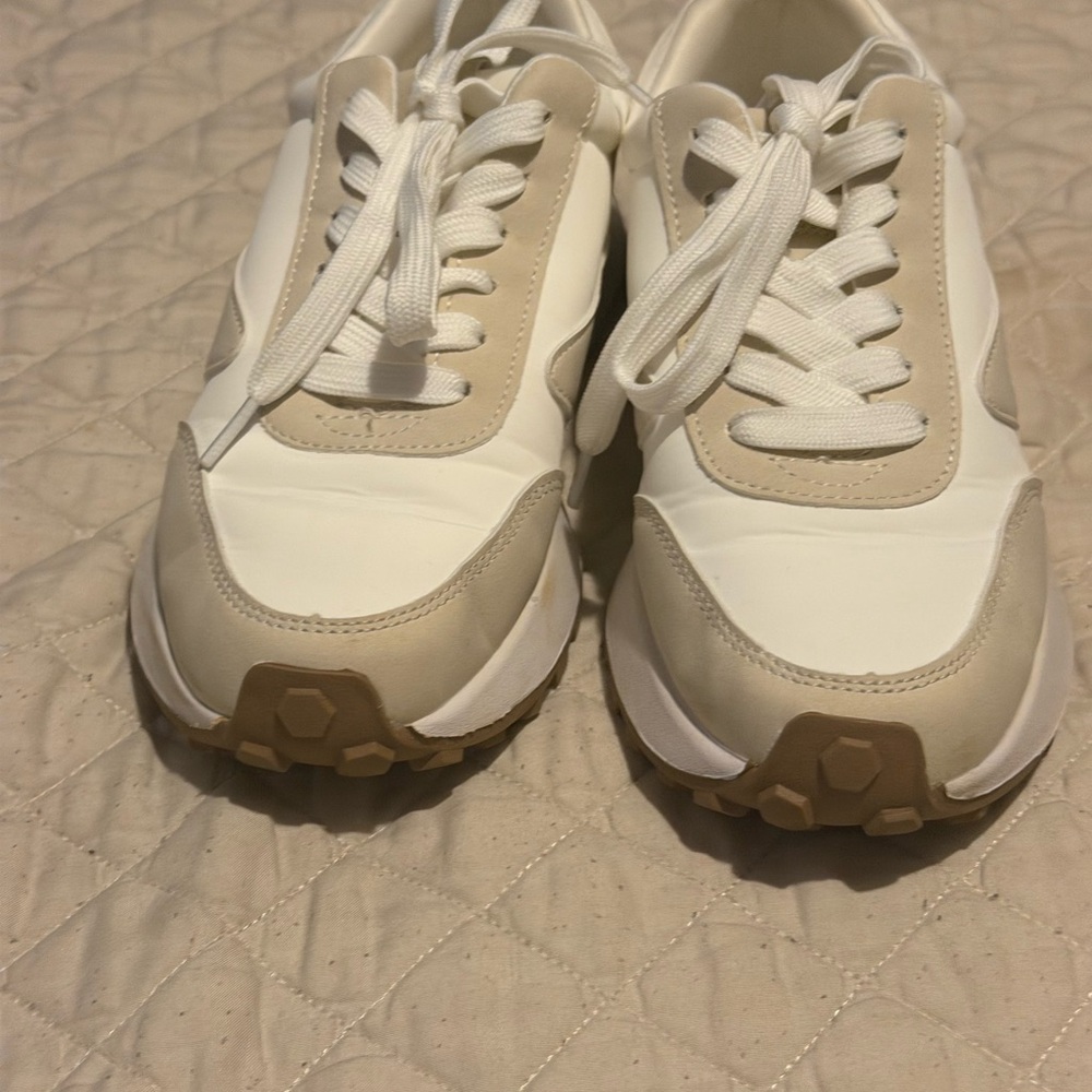 DV Dolce Vita White and Beige Sneakers